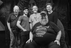 ŠKAREDÁ HOLKA přichází s novým albem Poseidon