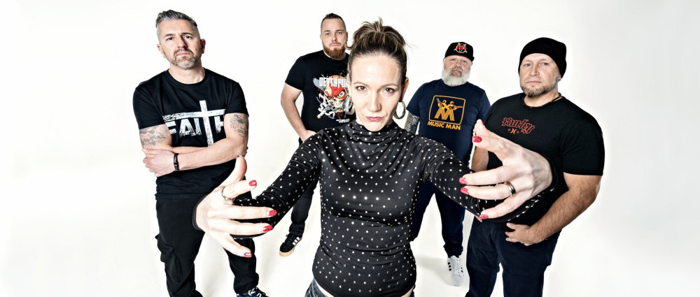 Představují se SHARDS OF SUN