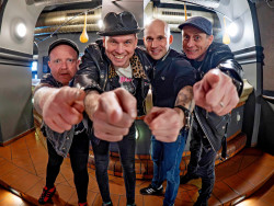 THE FIALKY dokázaly i fotbal proměnit v punk rock