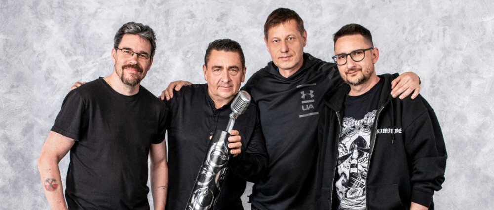 BRATRSTVO LUNY uvádí singlem s Bárou Basikovou a Zdeňkem Vlčkem nové album