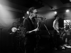AFTERSPOON – Oči jako domněnky