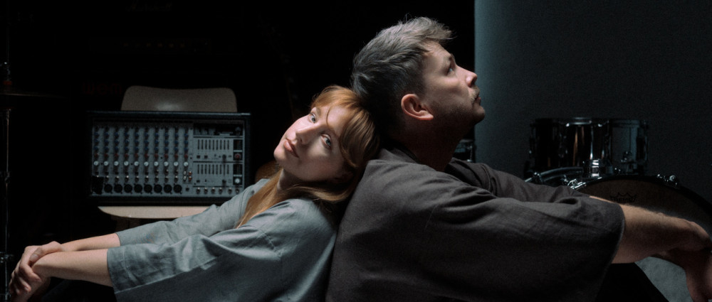 Duo 22:22 představuje singl Chill a Netflix