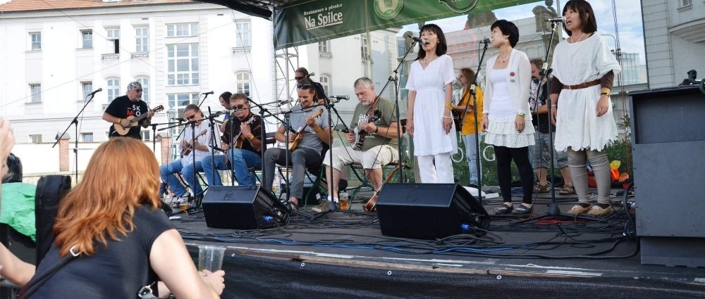 PRAŽSKÝ UKULELE BAND se vrací na své premiérové pódium