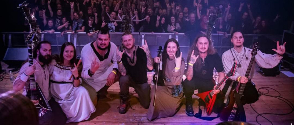 POLUDNICA - Folk metal má na Slovensku určite veľa fanúšikov, čo vidíme aj na koncertoch, kde je vždy veľa ľudí