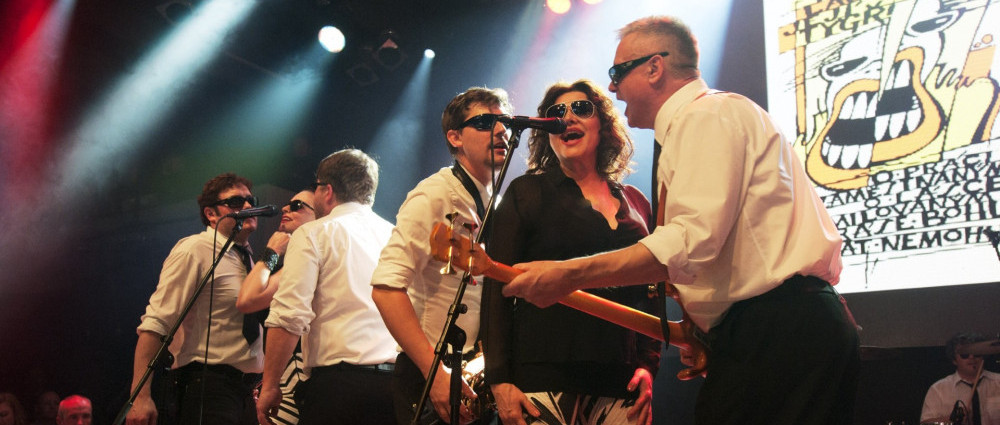 LAURA A JEJÍ TYGŘI společně s Ilonou Csákovou pokřtí nové album Most!